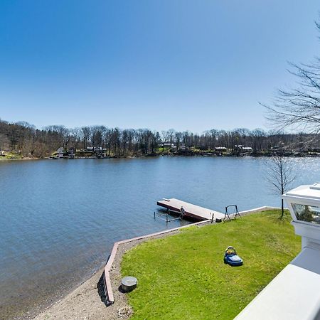 Waterfront Wolcott Vacation Rental With Deck And Views 외부 사진