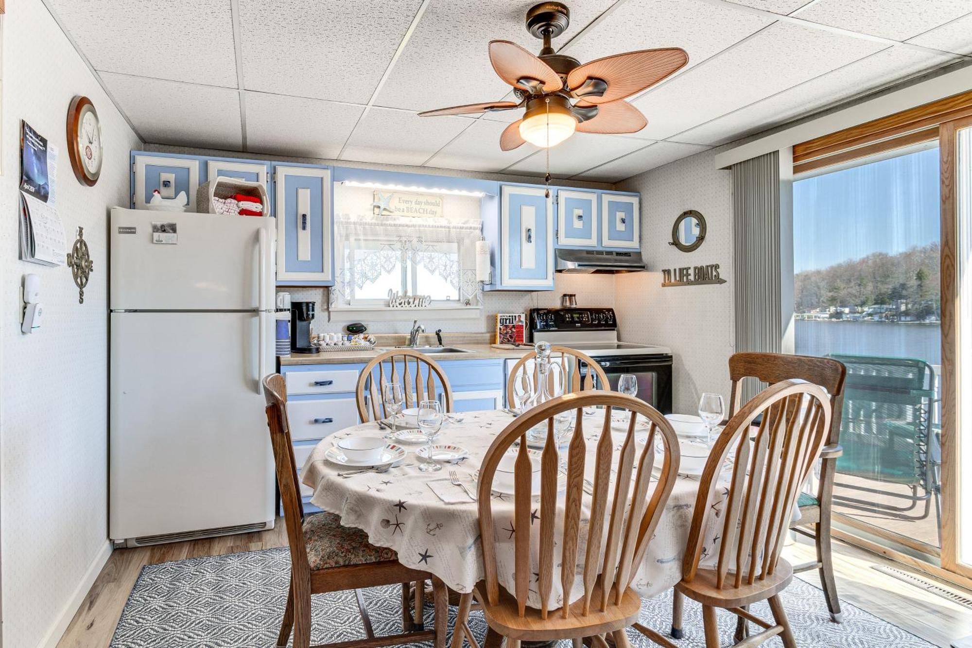 Waterfront Wolcott Vacation Rental With Deck And Views 외부 사진