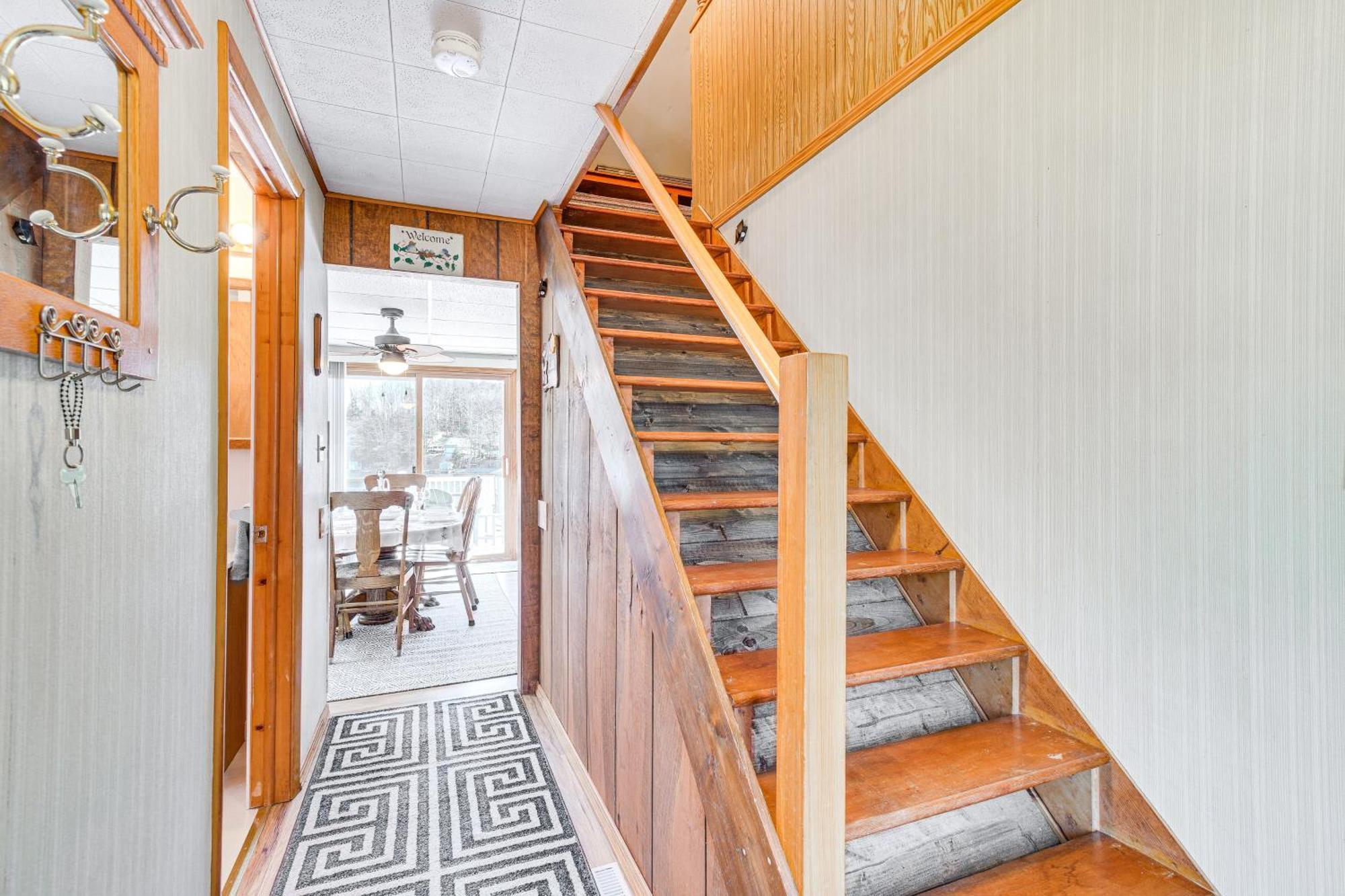 Waterfront Wolcott Vacation Rental With Deck And Views 외부 사진