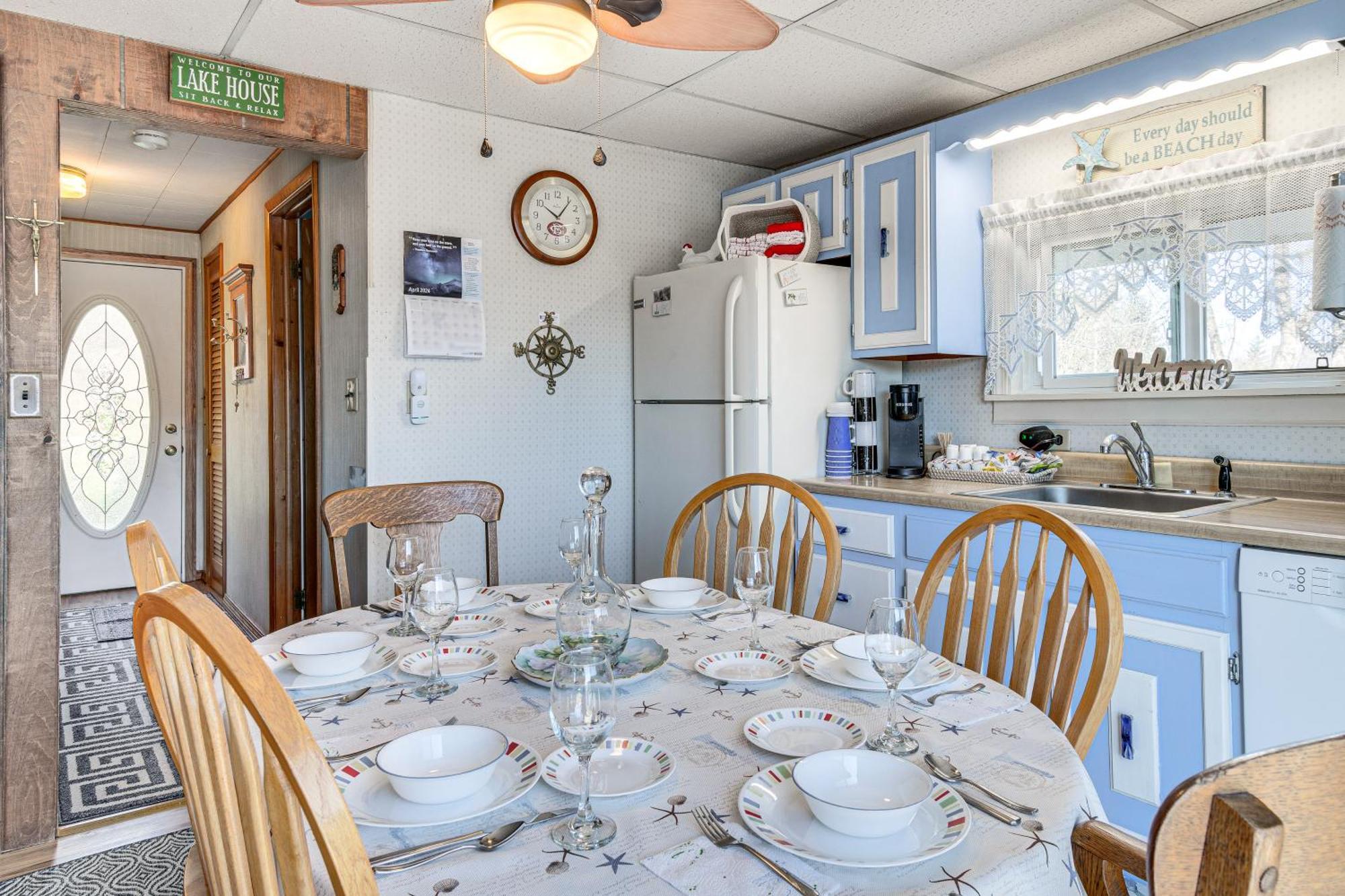 Waterfront Wolcott Vacation Rental With Deck And Views 외부 사진