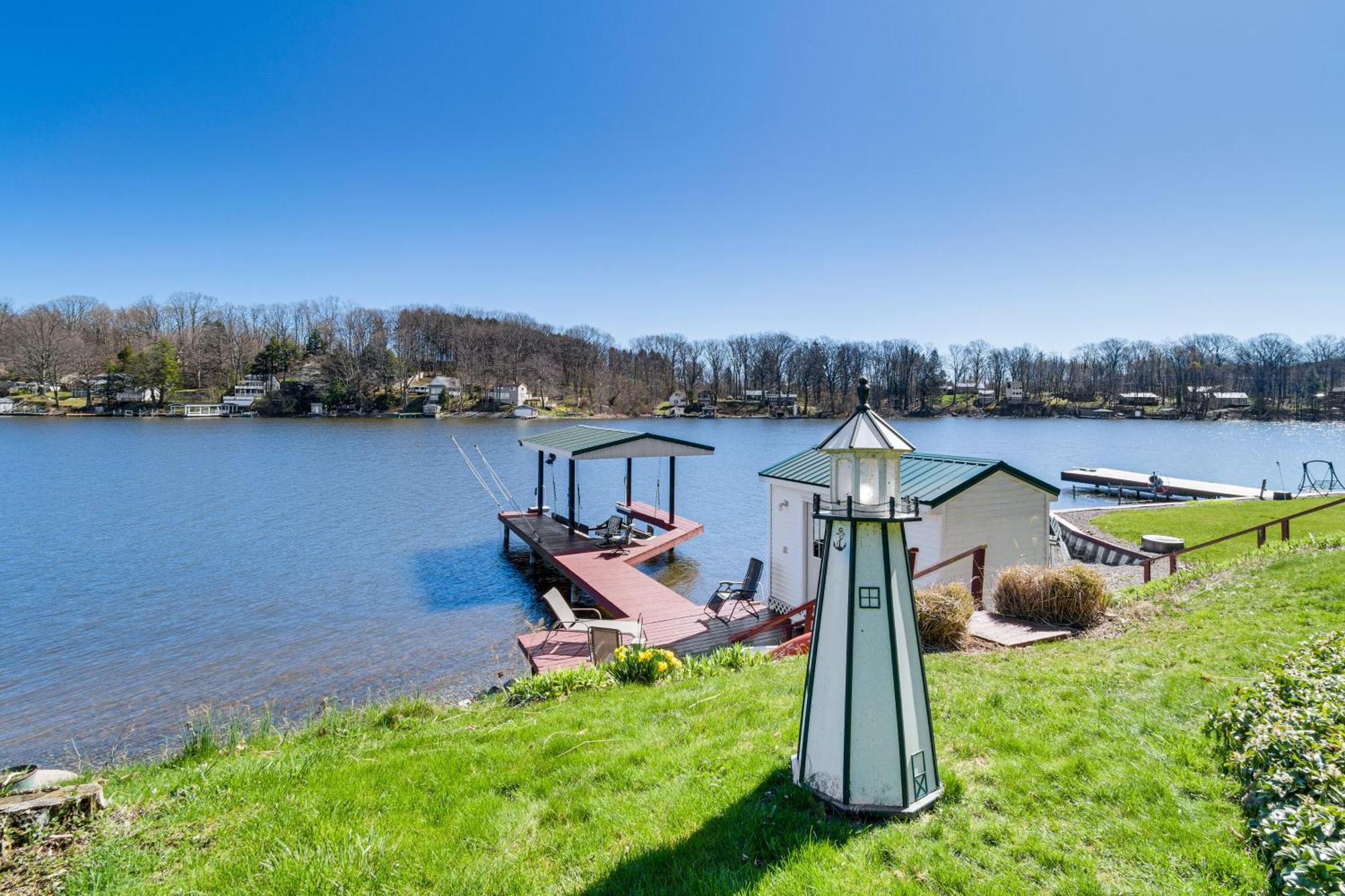 Waterfront Wolcott Vacation Rental With Deck And Views 외부 사진