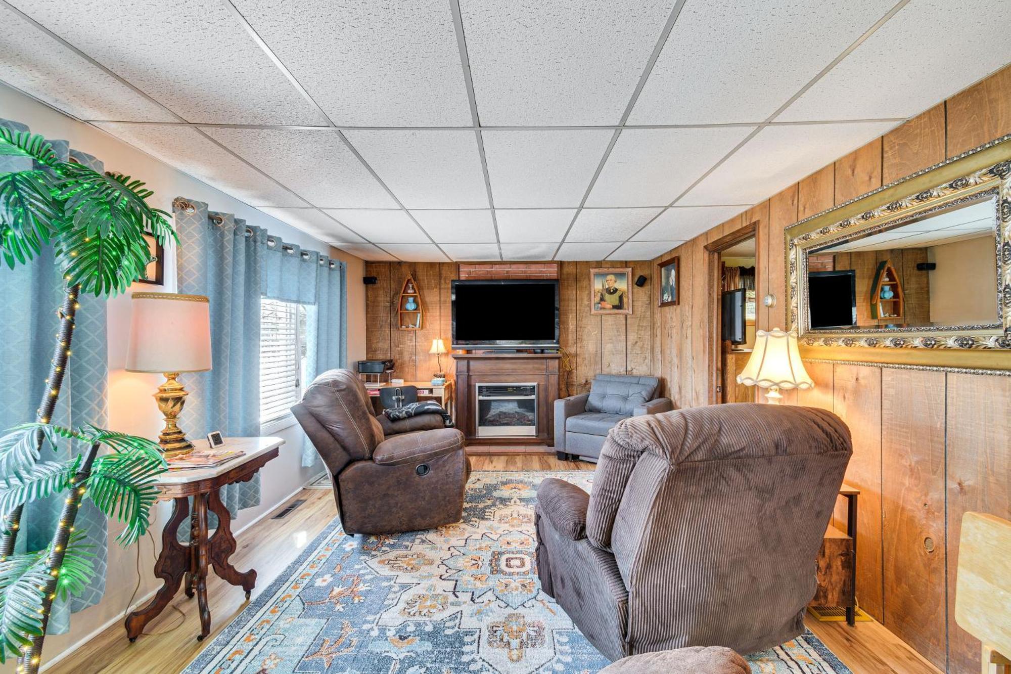 Waterfront Wolcott Vacation Rental With Deck And Views 외부 사진
